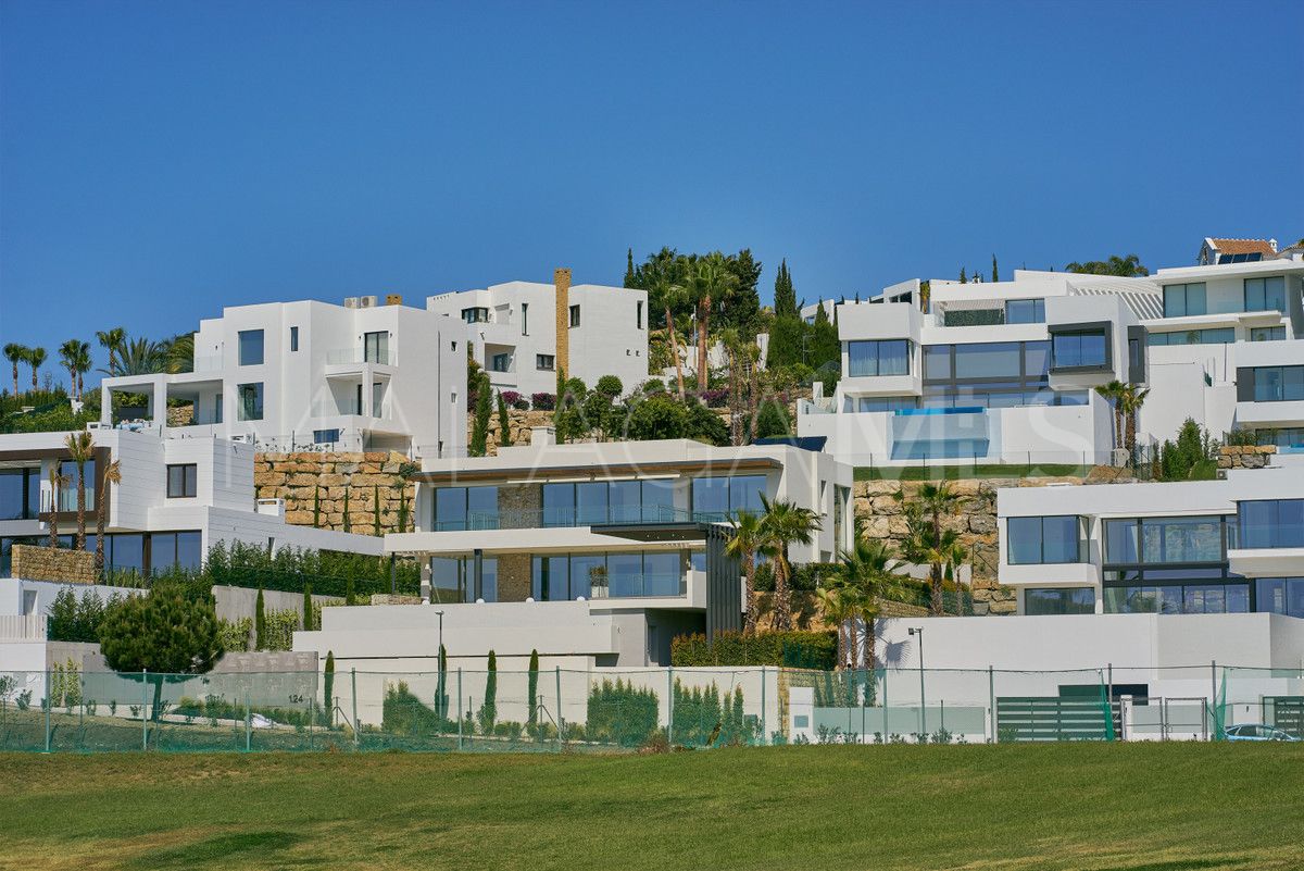 Villa for sale in Benahavis