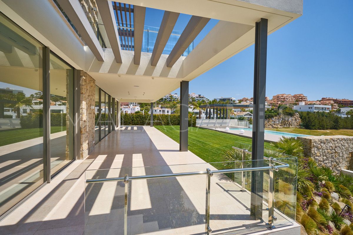 Villa for sale in Benahavis