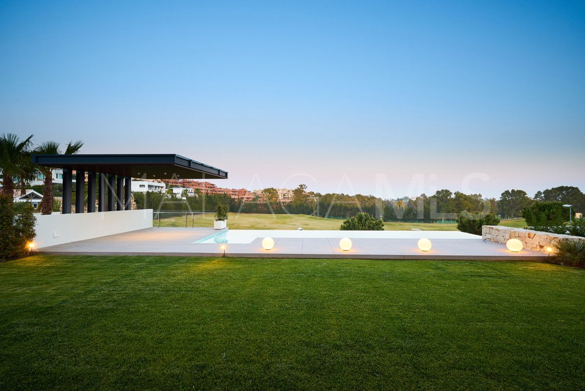 Villa for sale in Benahavis