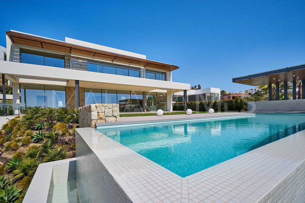 Villa for sale in Benahavis