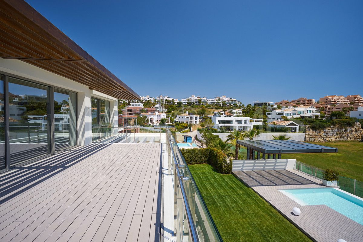 Villa for sale in Benahavis