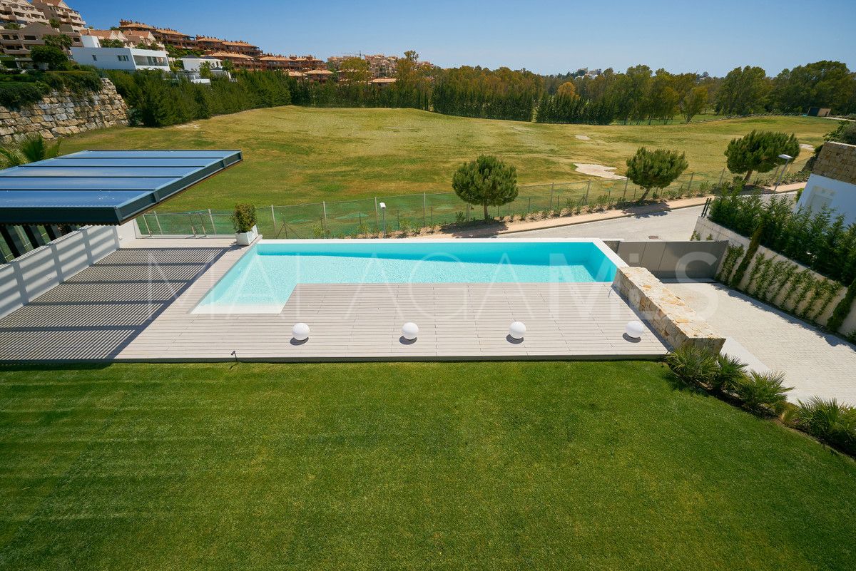 Villa for sale in Benahavis
