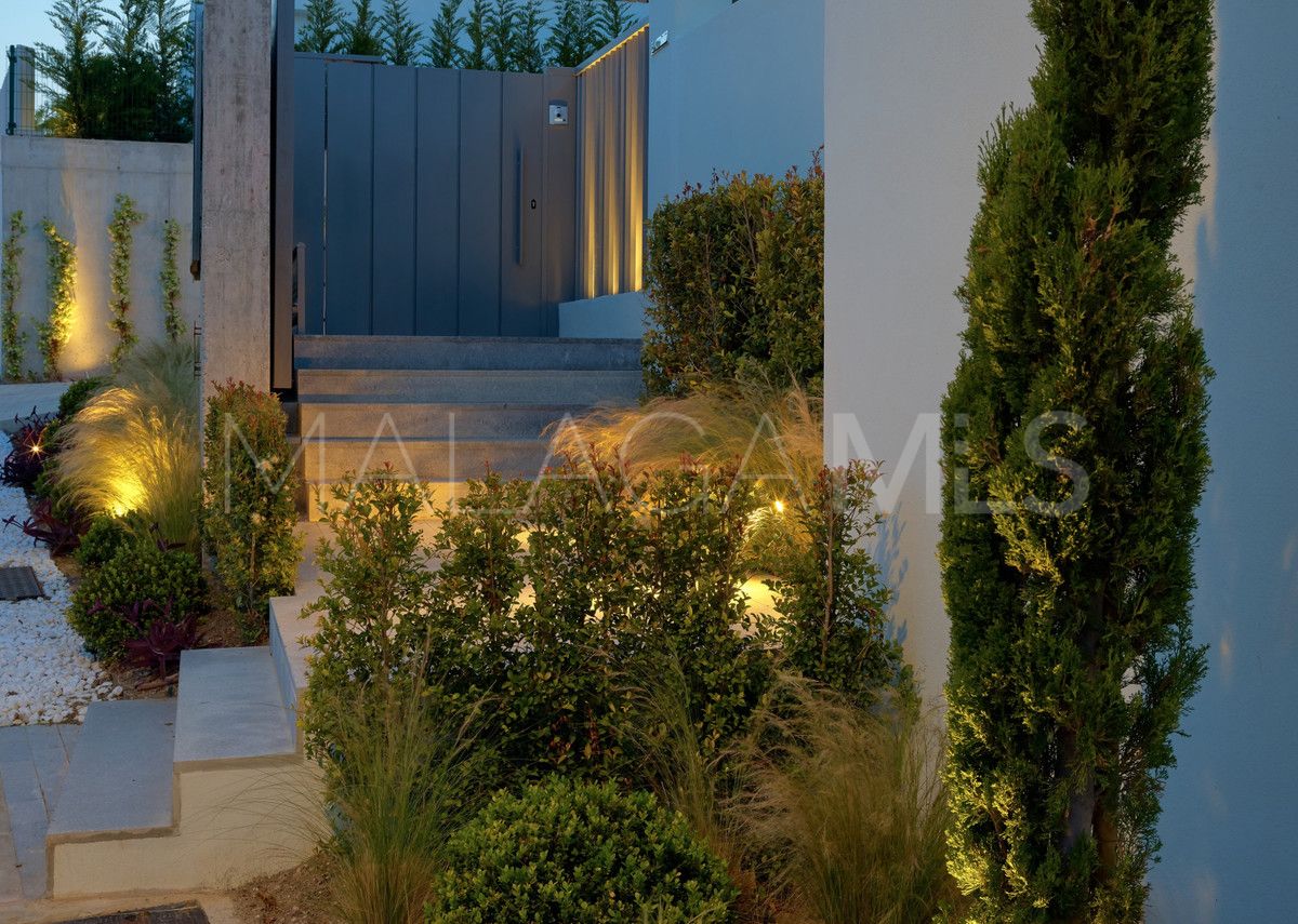 Villa for sale in Benahavis