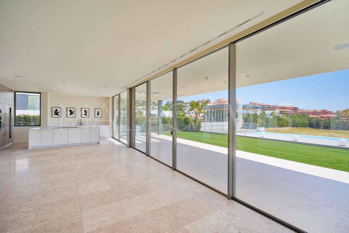 Villa for sale in Benahavis