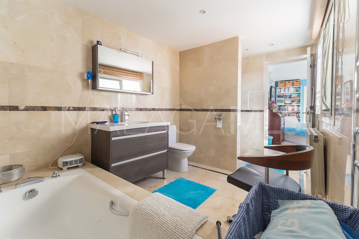 Villa for sale in Guadalmina Alta