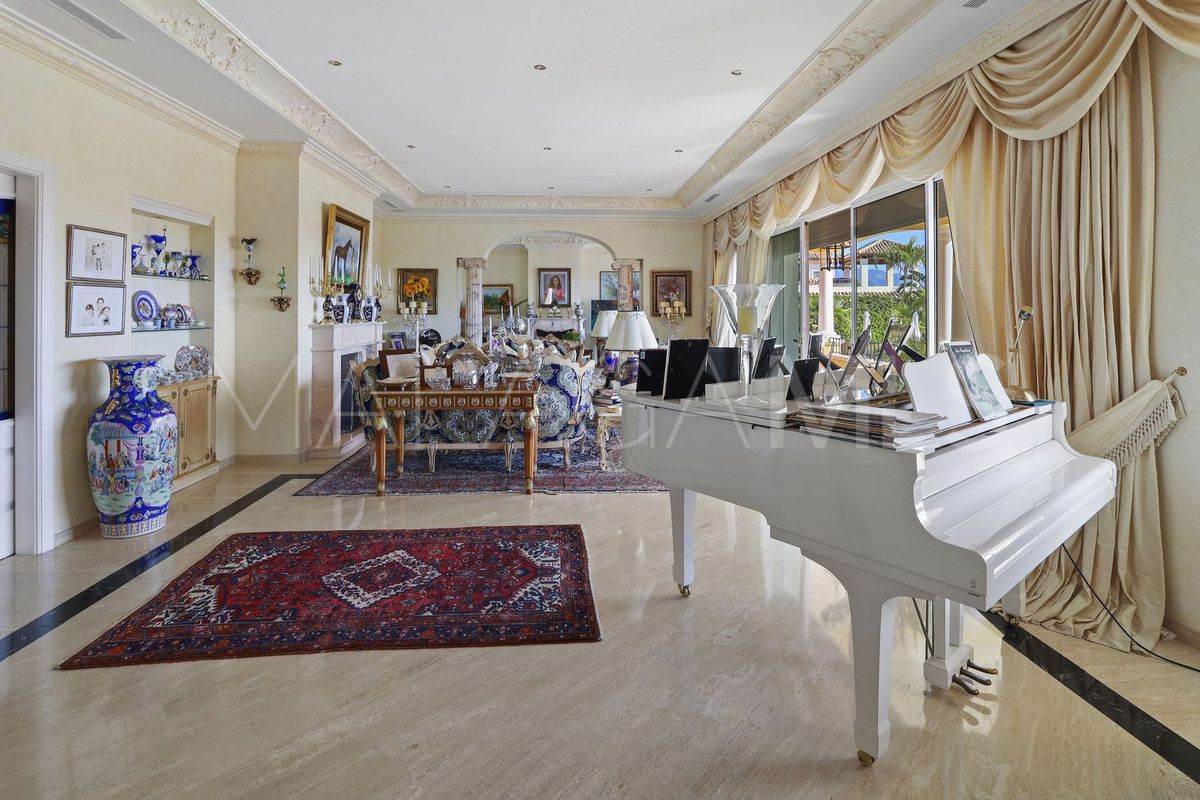 Villa for sale in El Paraiso