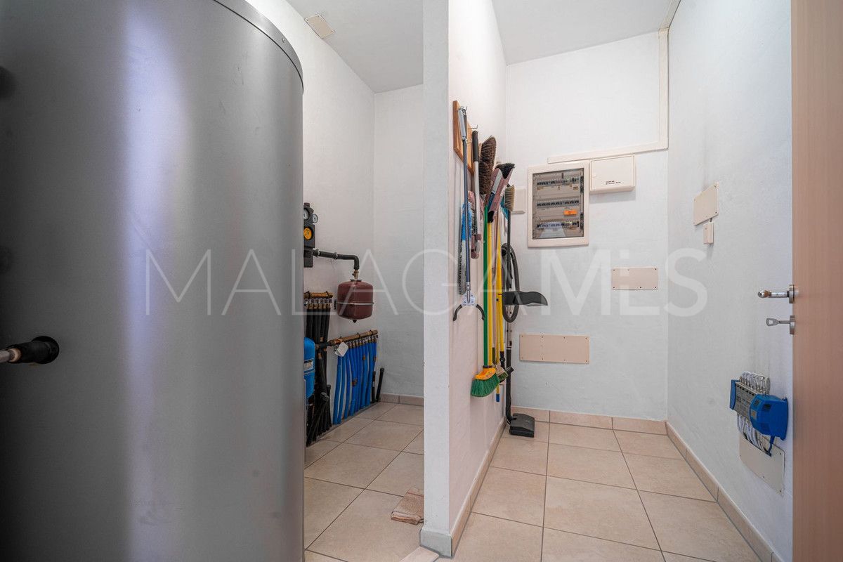 Villa for sale in El Paraiso