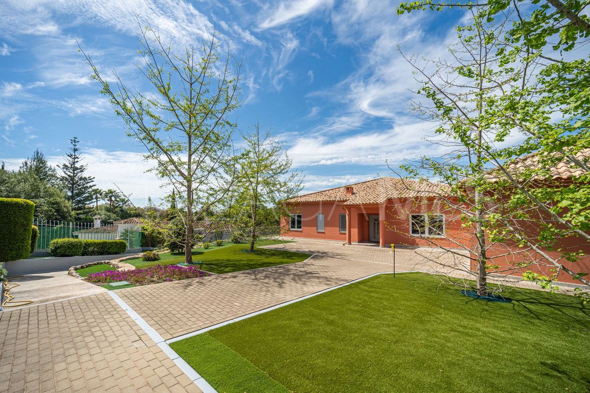 Villa for sale in El Paraiso