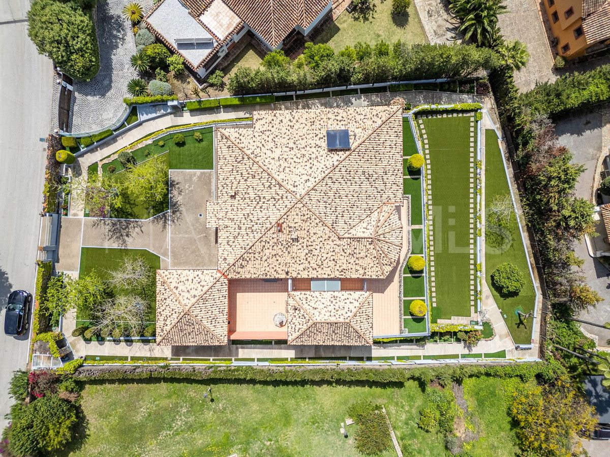 Villa for sale in El Paraiso