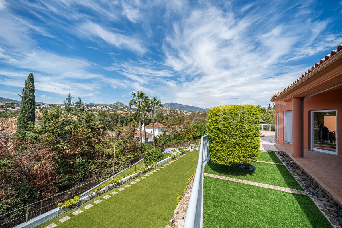 Villa for sale in El Paraiso