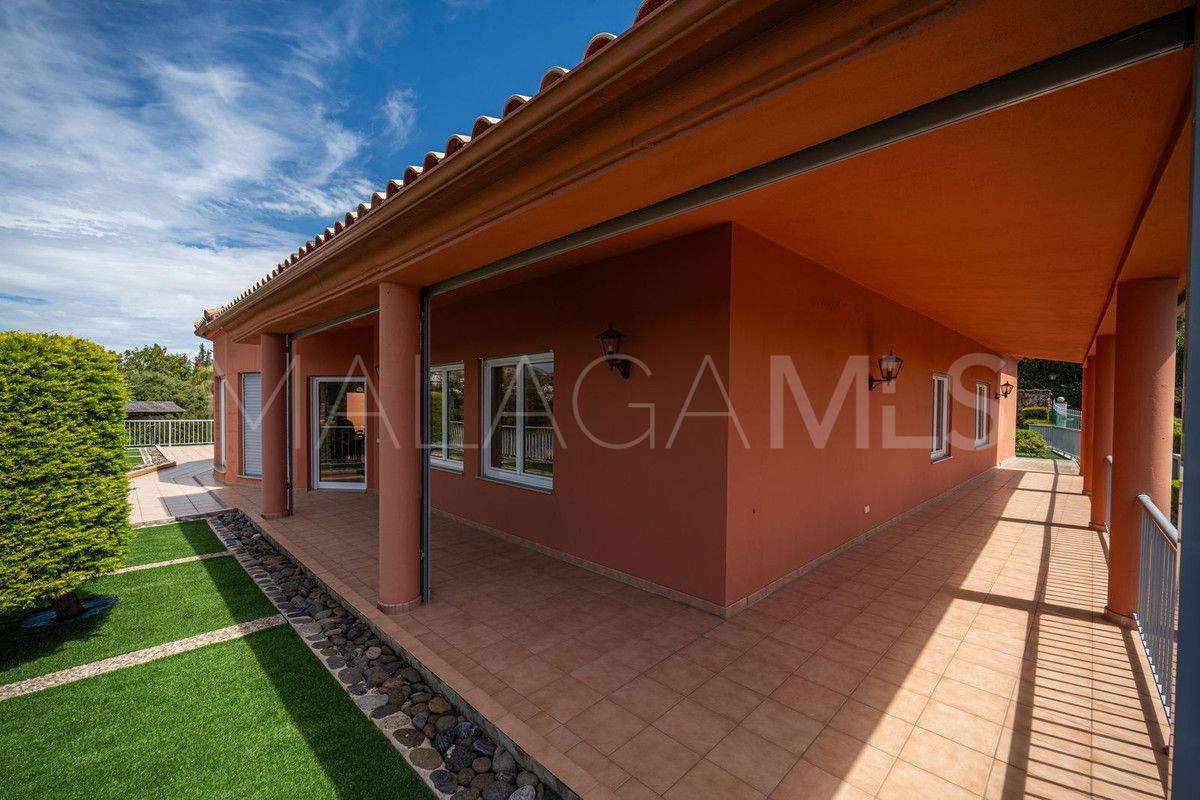 Villa for sale in El Paraiso