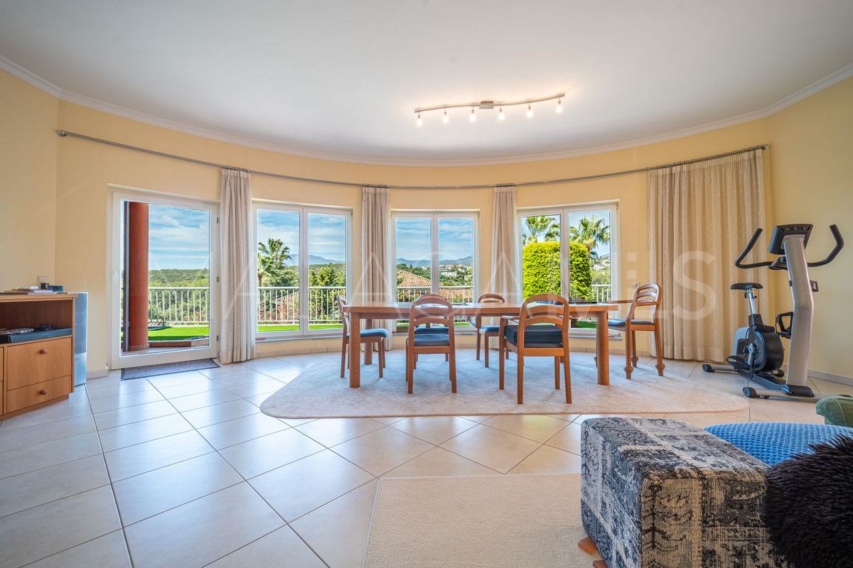 Villa for sale in El Paraiso