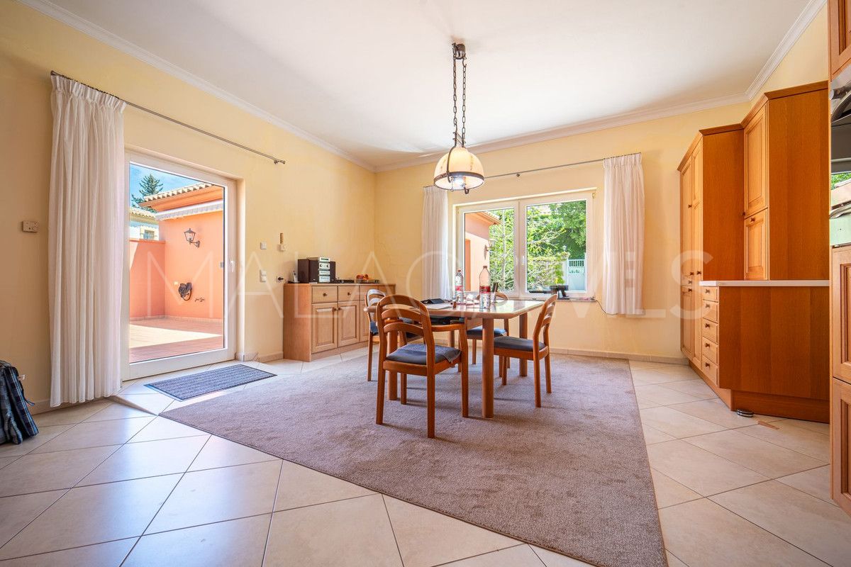 Villa for sale in El Paraiso
