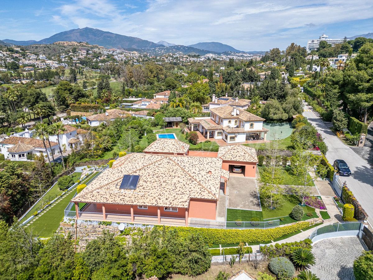 Villa for sale in El Paraiso