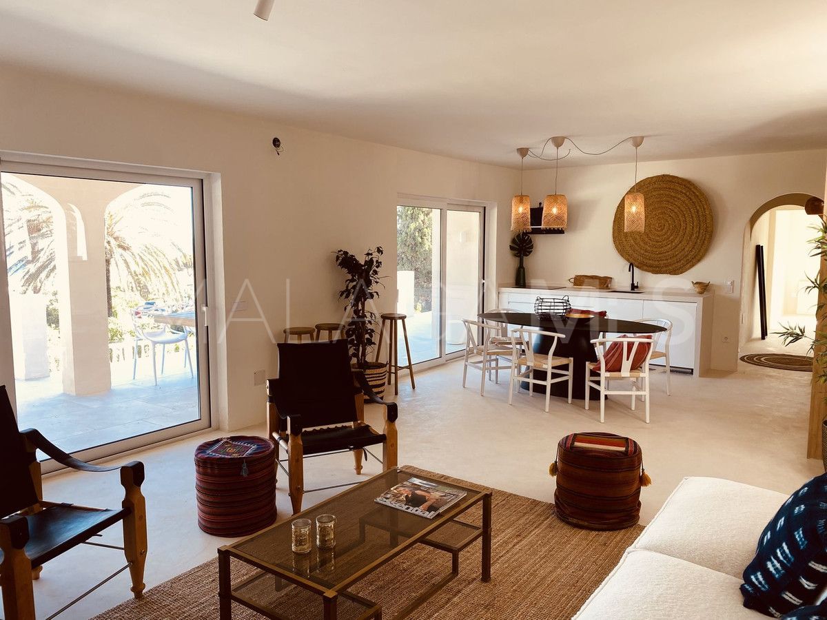 Villa for sale in El Chaparral with 5 bedrooms