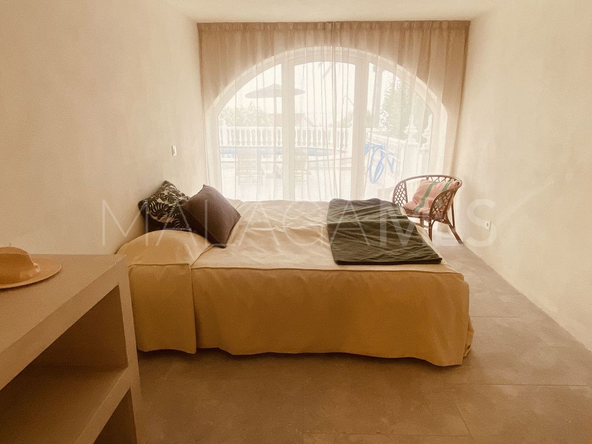 Villa for sale in El Chaparral with 5 bedrooms
