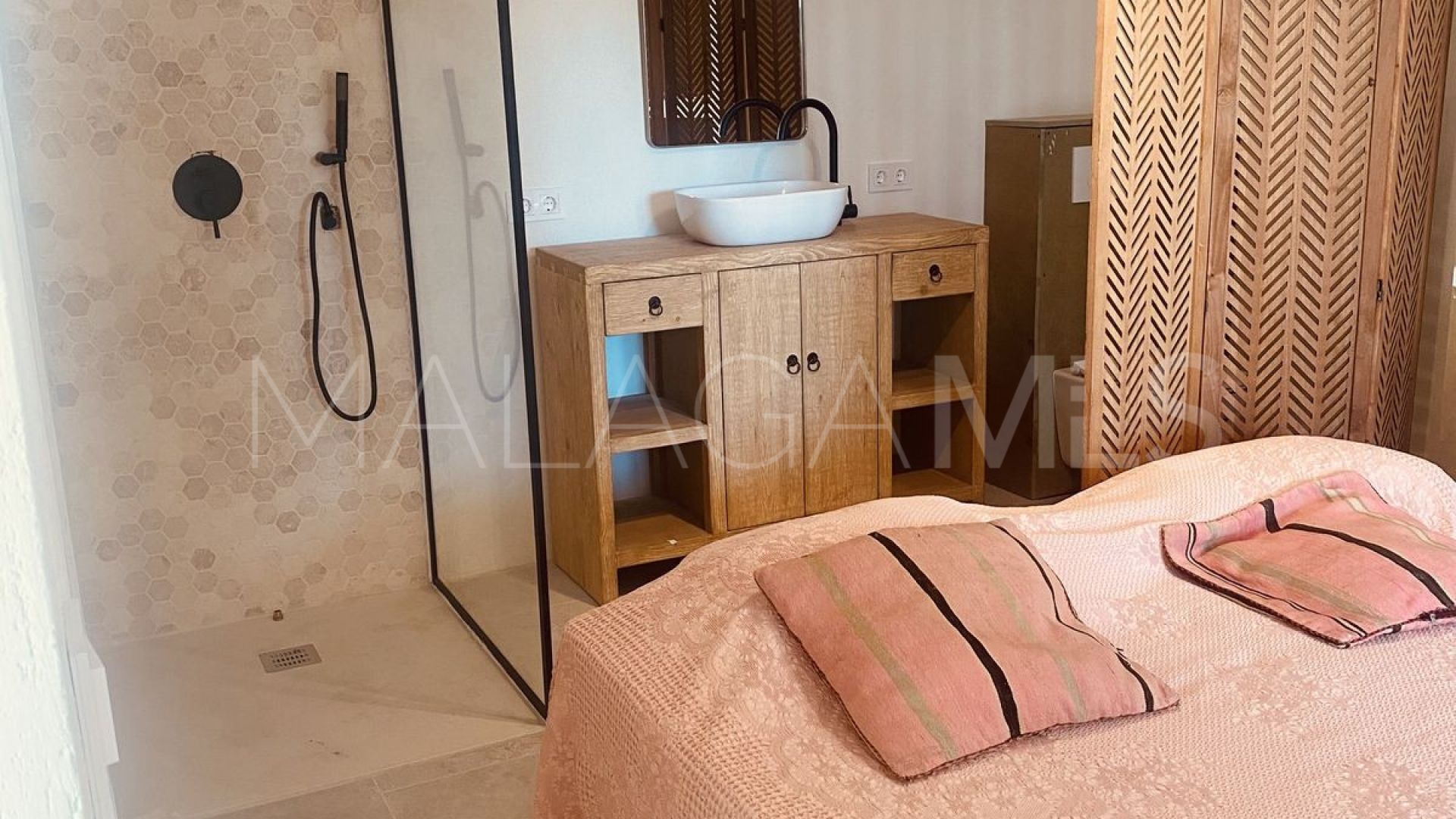 Villa for sale in El Chaparral with 5 bedrooms