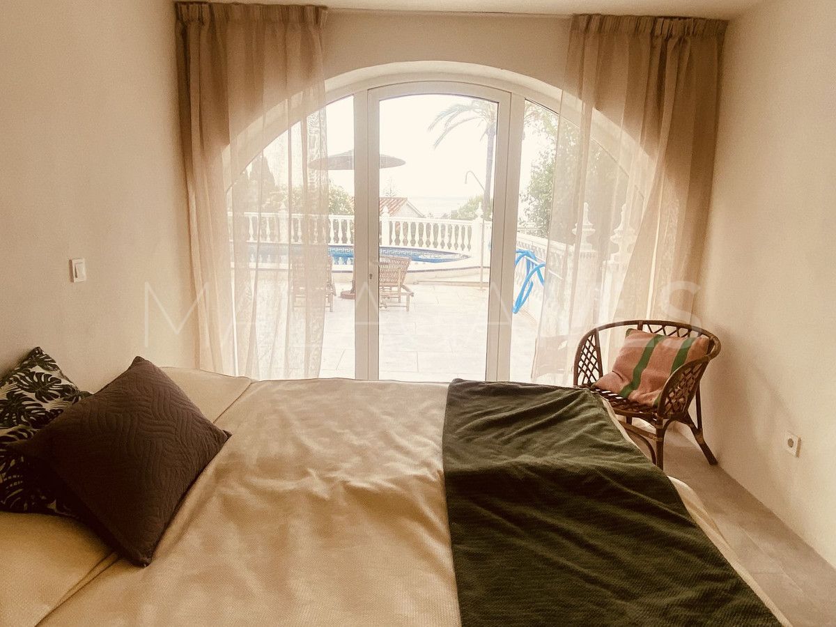 Villa for sale in El Chaparral with 5 bedrooms