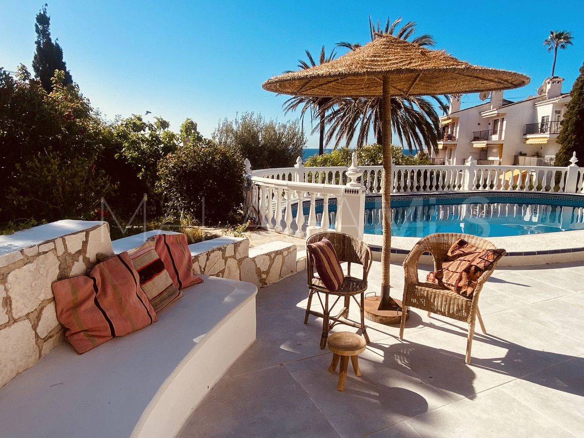 Villa for sale in El Chaparral with 5 bedrooms