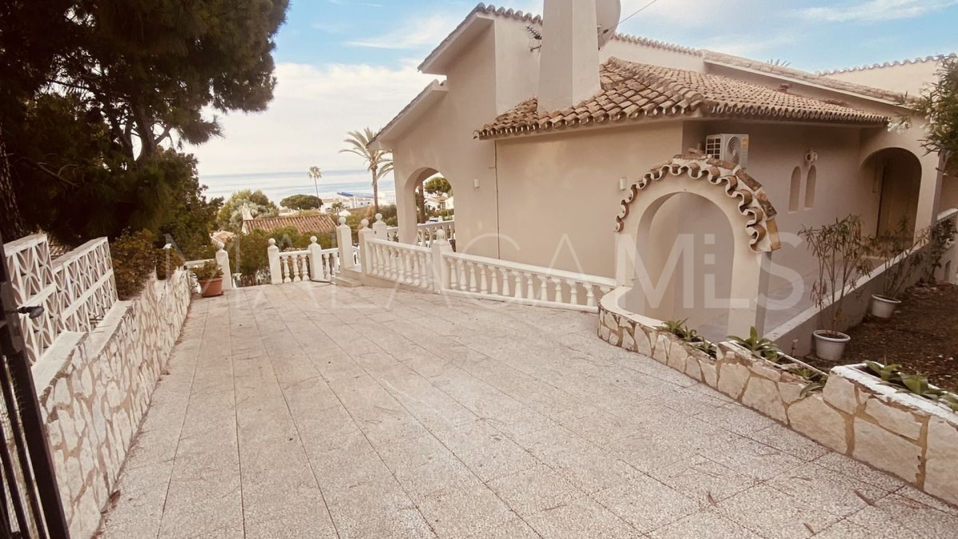 Villa for sale in El Chaparral with 5 bedrooms