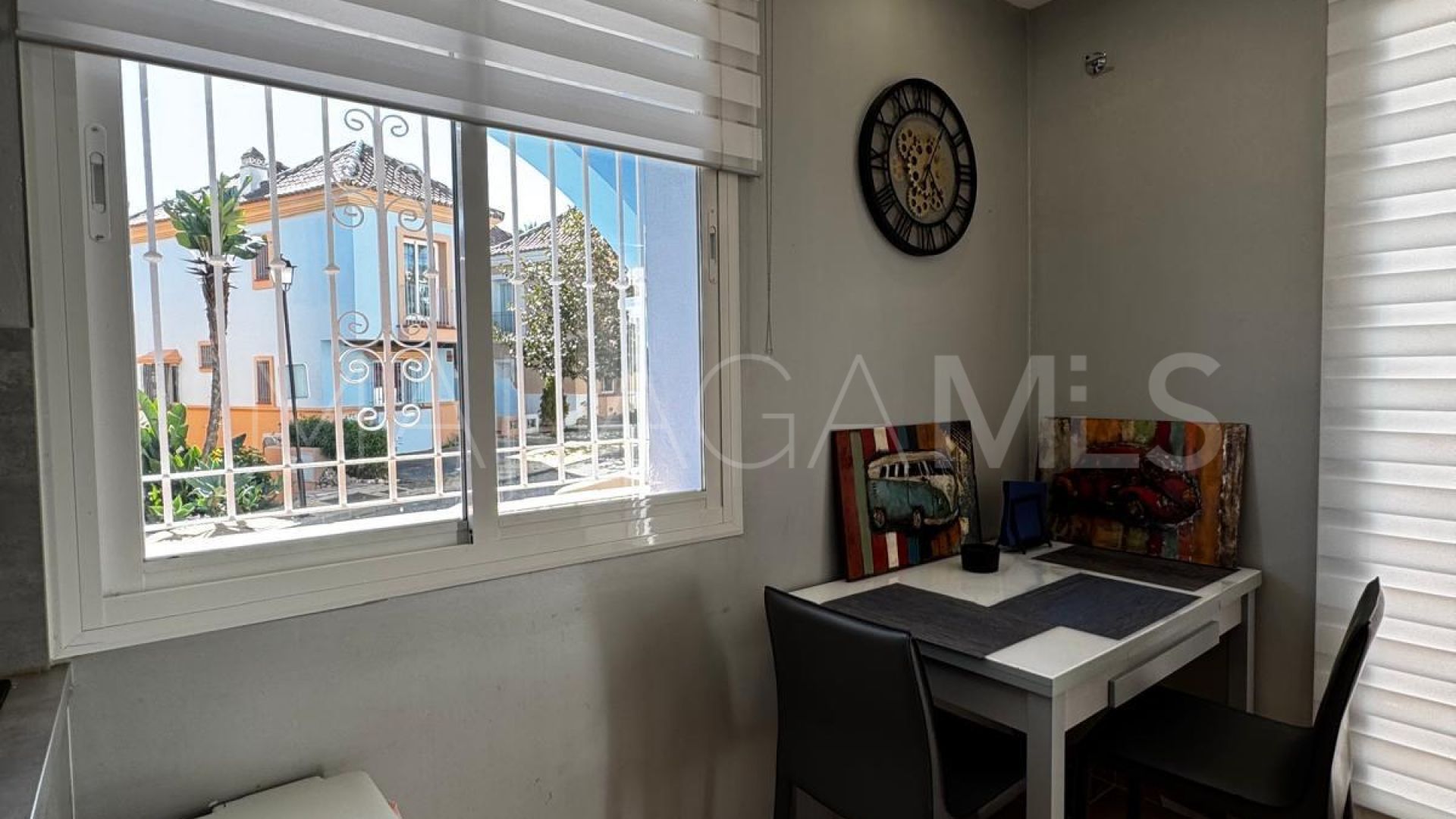 For sale town house in Aloha Lake Village with 2 bedrooms
