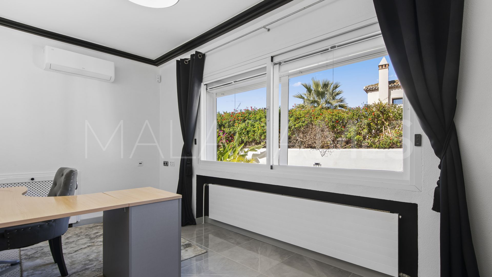 Casasola, villa for sale