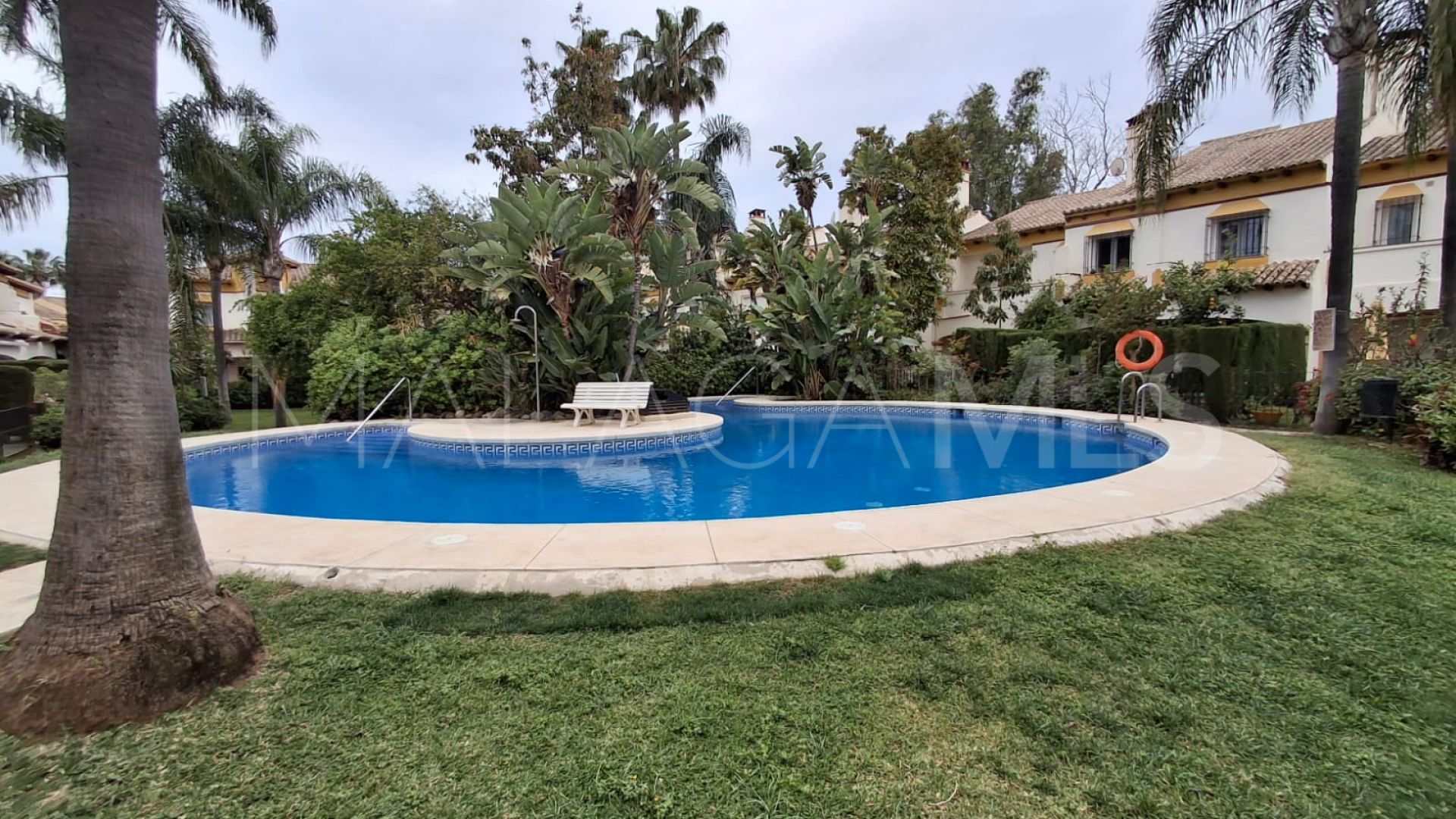 Radhus for sale in Nueva Andalucia