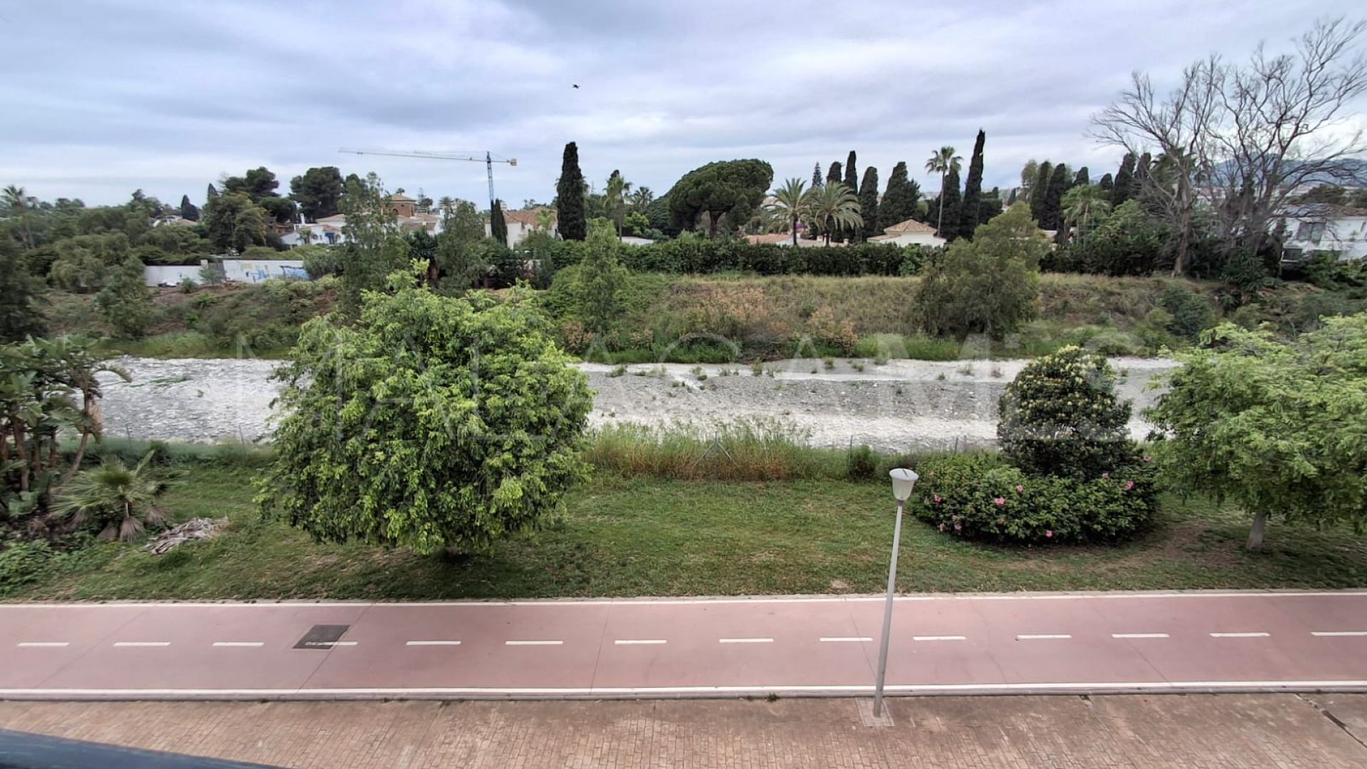 Radhus for sale in Nueva Andalucia