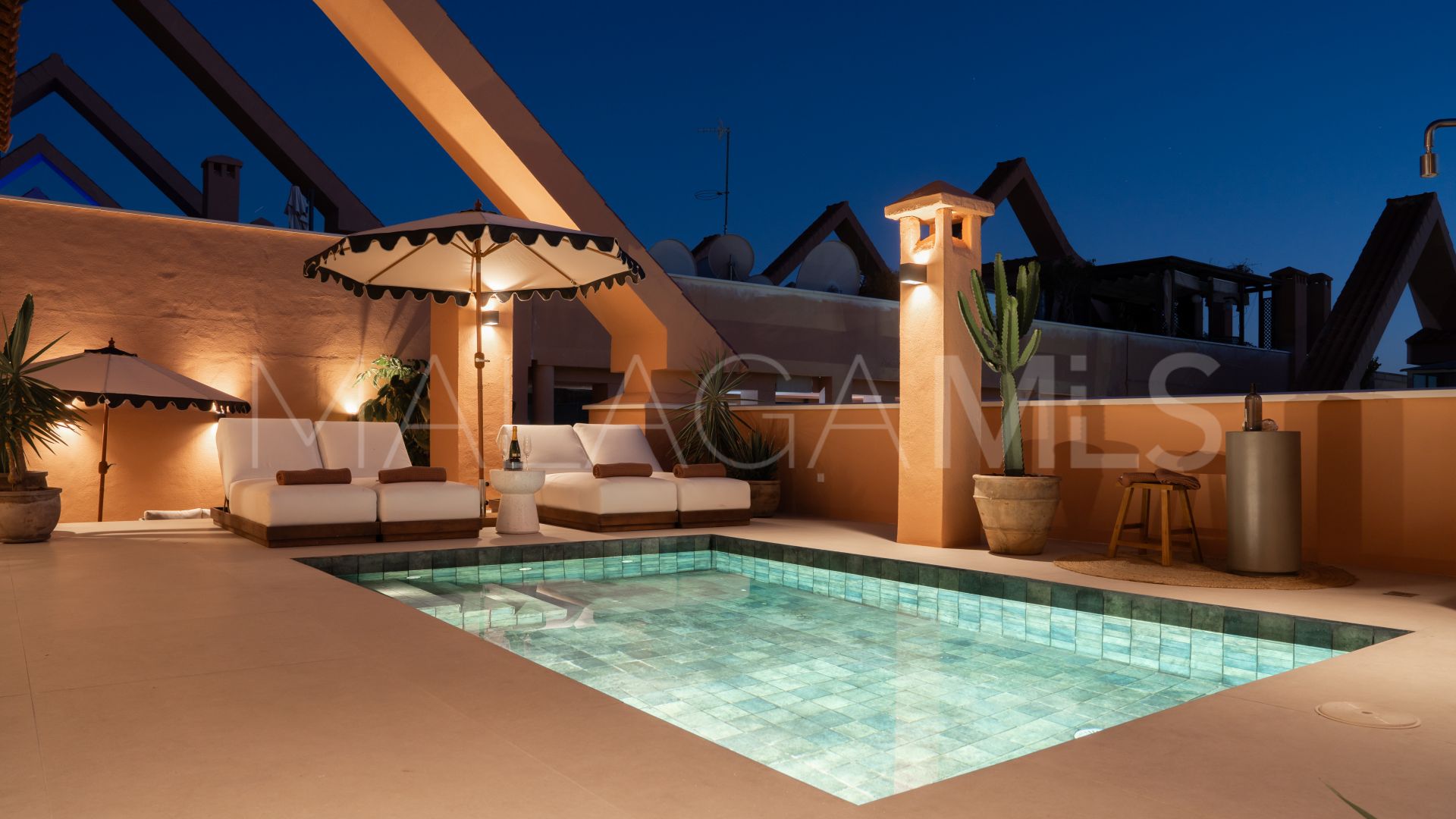 3 bedrooms penthouse for sale in Magna Marbella