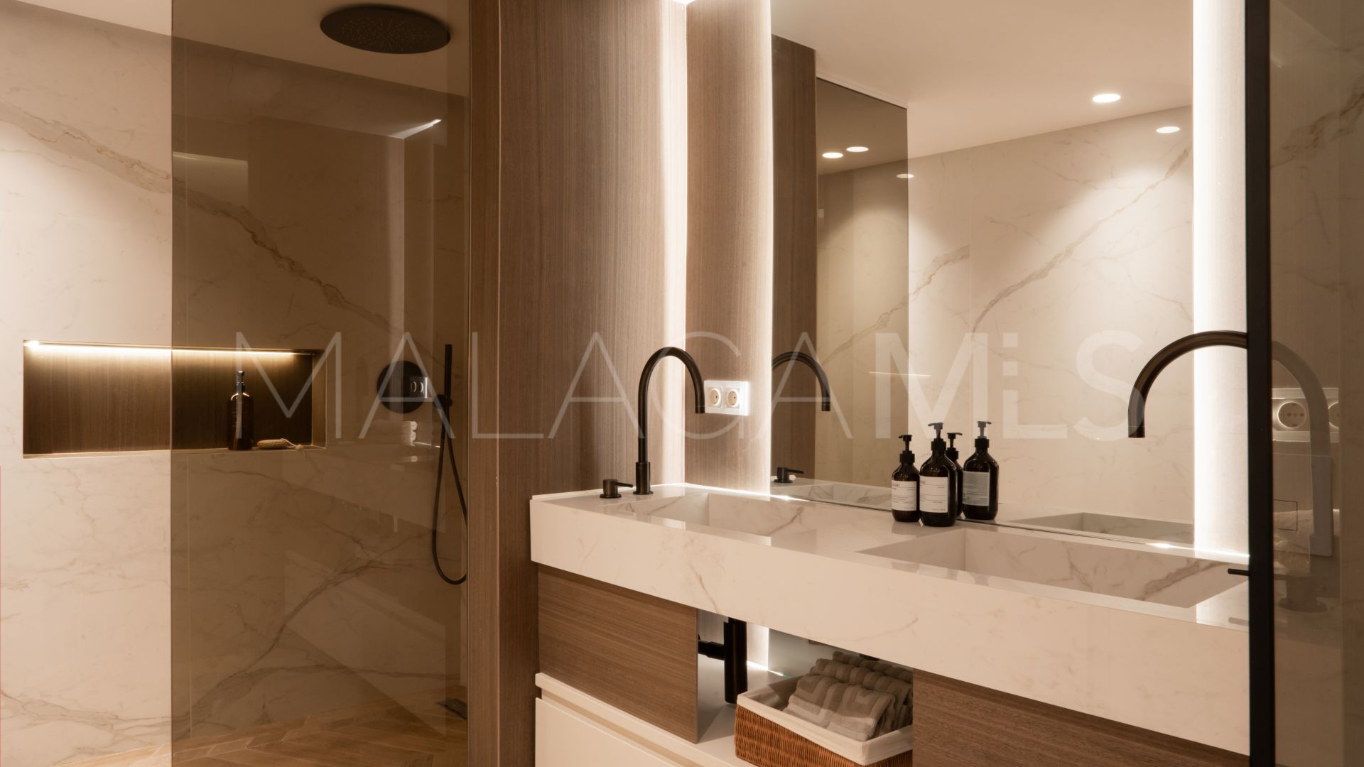 3 bedrooms penthouse for sale in Magna Marbella