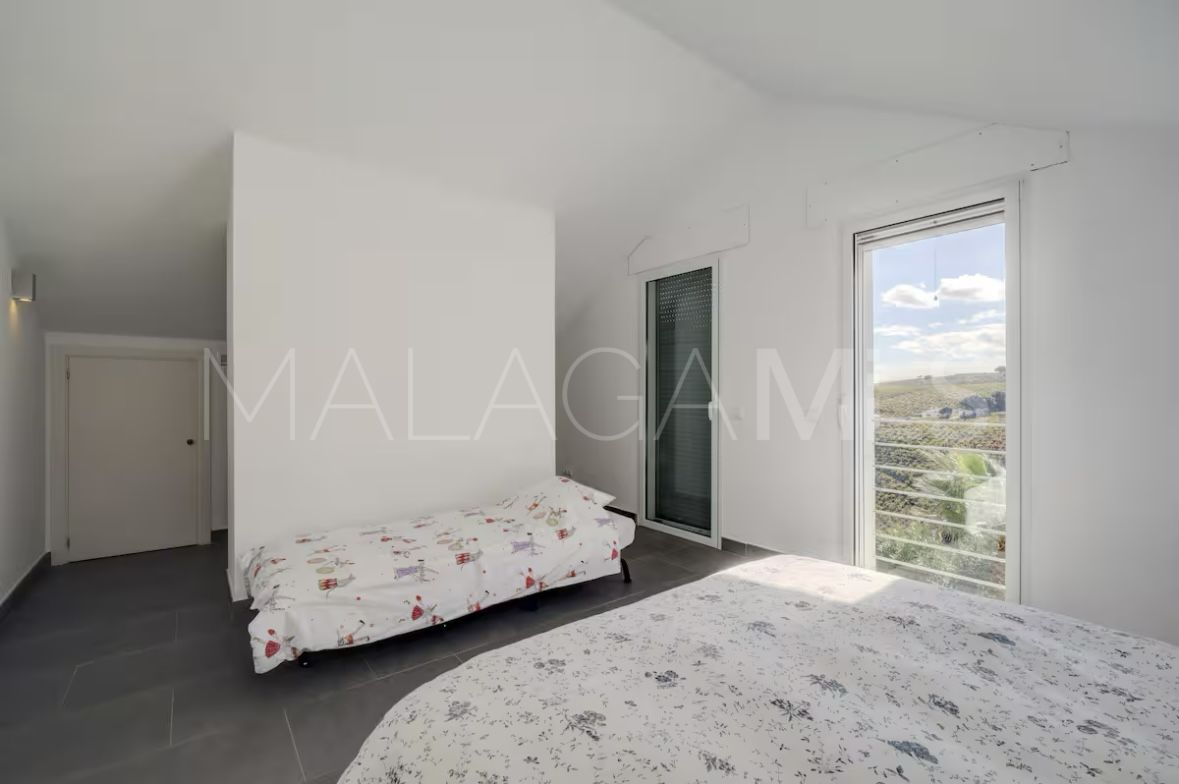 Villa for sale in Manilva Beach with 6 bedrooms