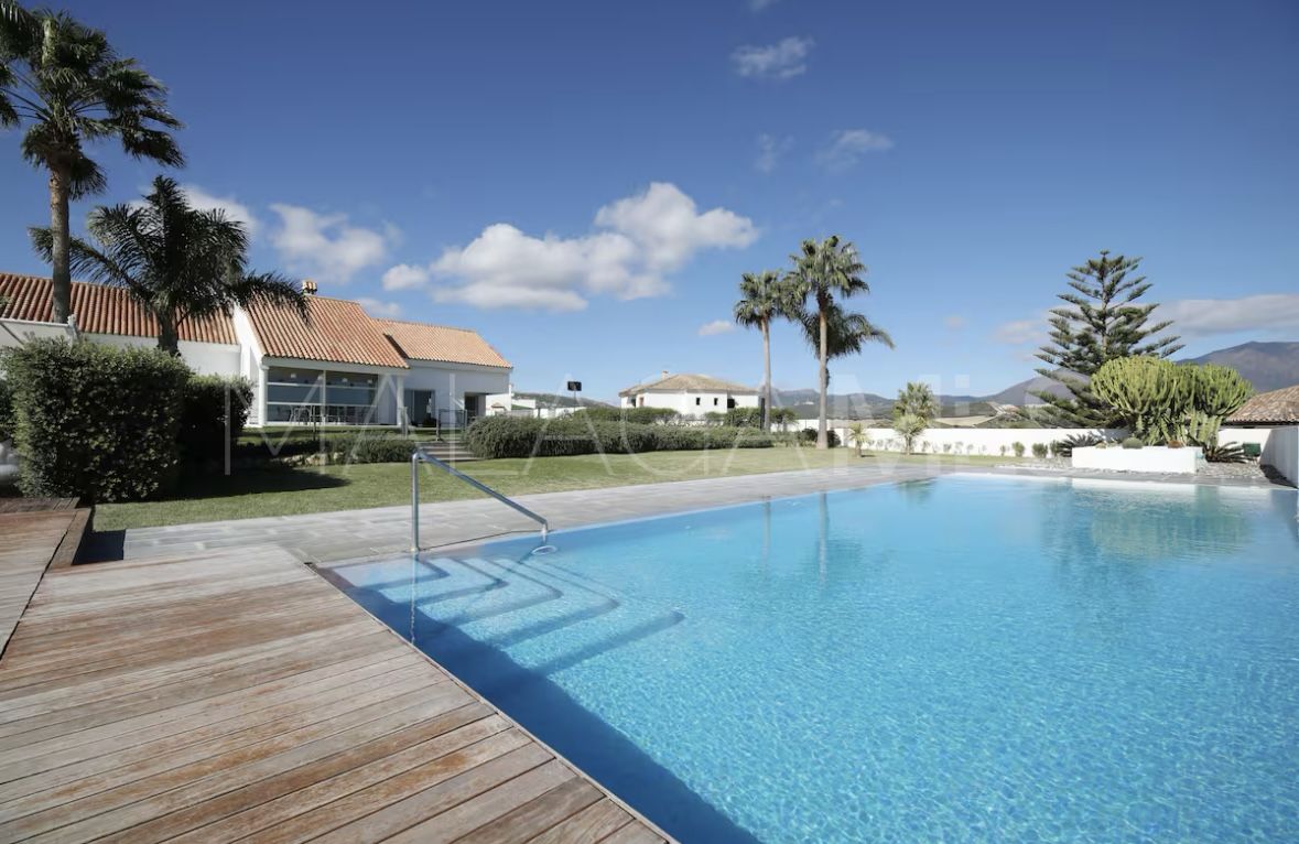 Villa for sale in Manilva Beach with 6 bedrooms