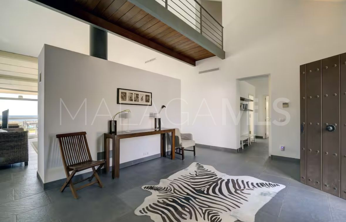 Villa for sale in Manilva Beach with 6 bedrooms