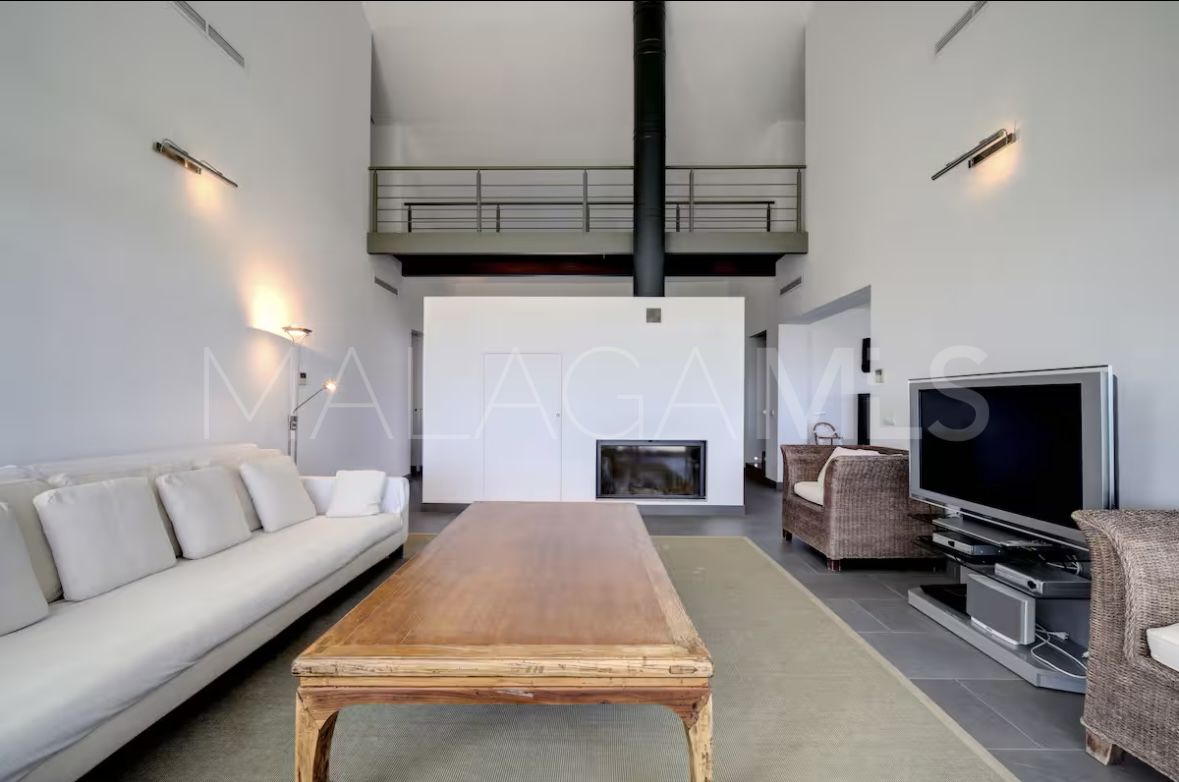 Villa for sale in Manilva Beach with 6 bedrooms