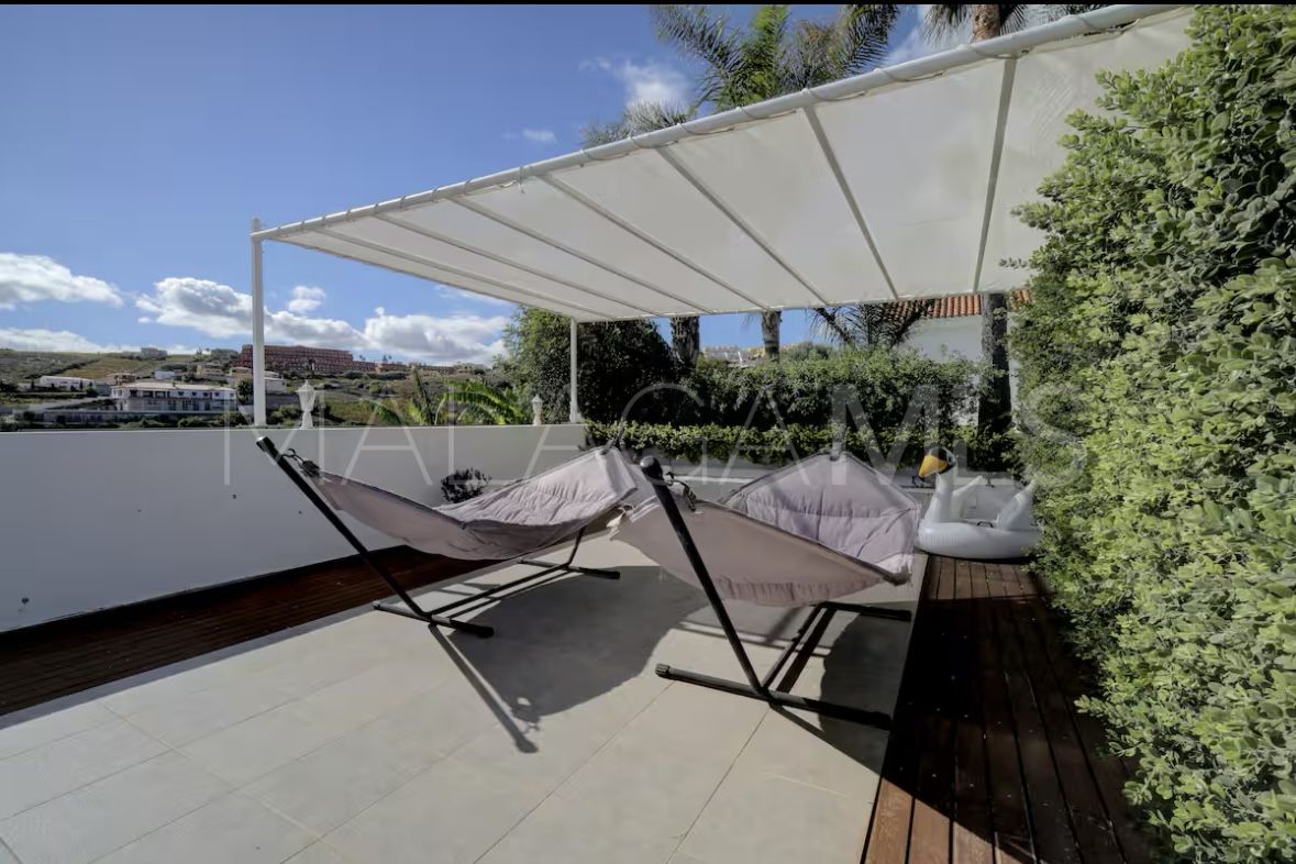 Villa for sale in Manilva Beach with 6 bedrooms