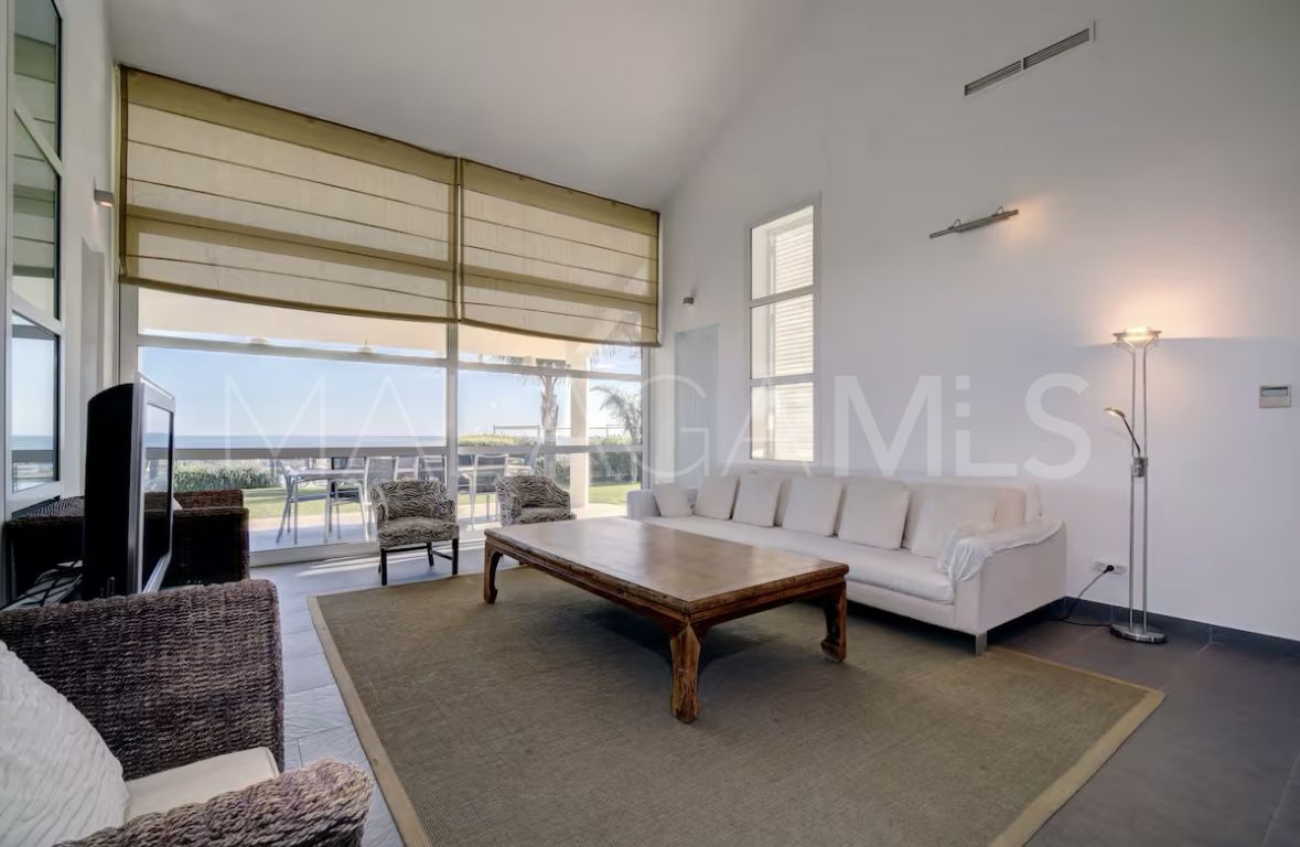 Villa for sale in Manilva Beach with 6 bedrooms