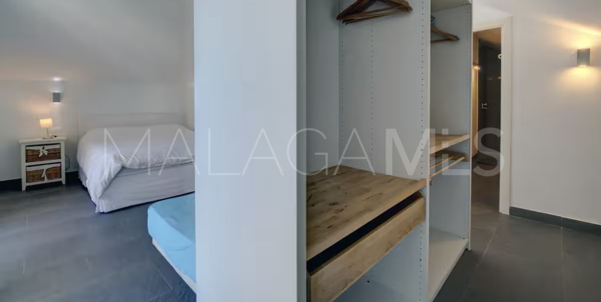 Villa for sale in Manilva Beach with 6 bedrooms