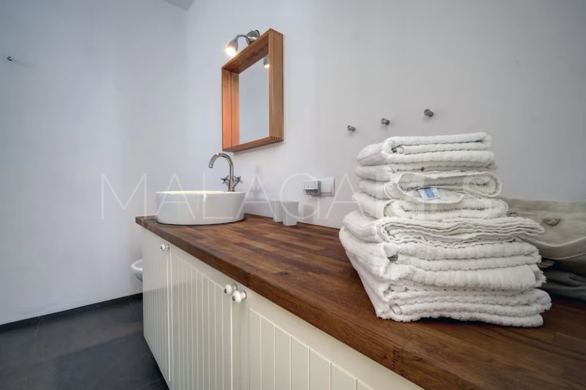 Villa for sale in Manilva Beach with 6 bedrooms