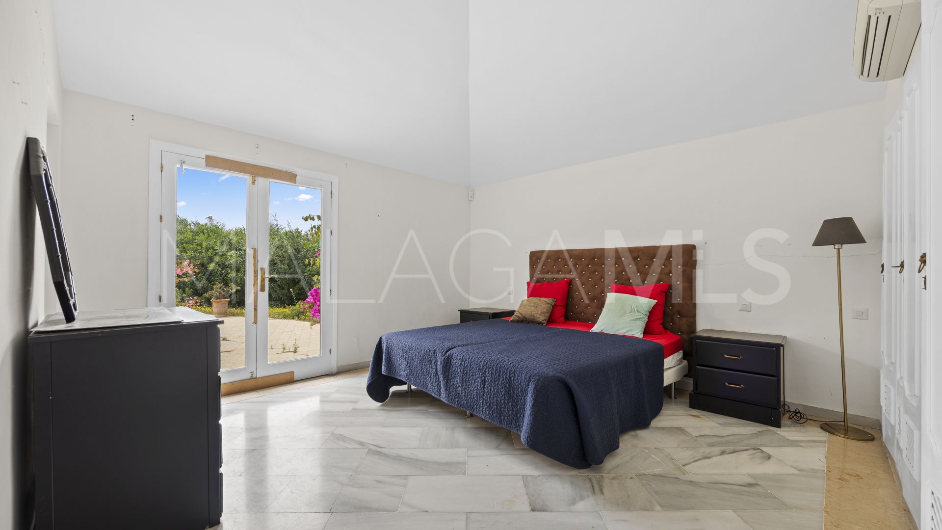 Villa for sale in Puerto del Almendro
