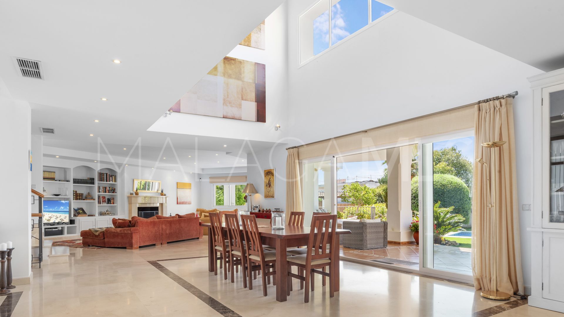 Villa for sale in El Paraiso
