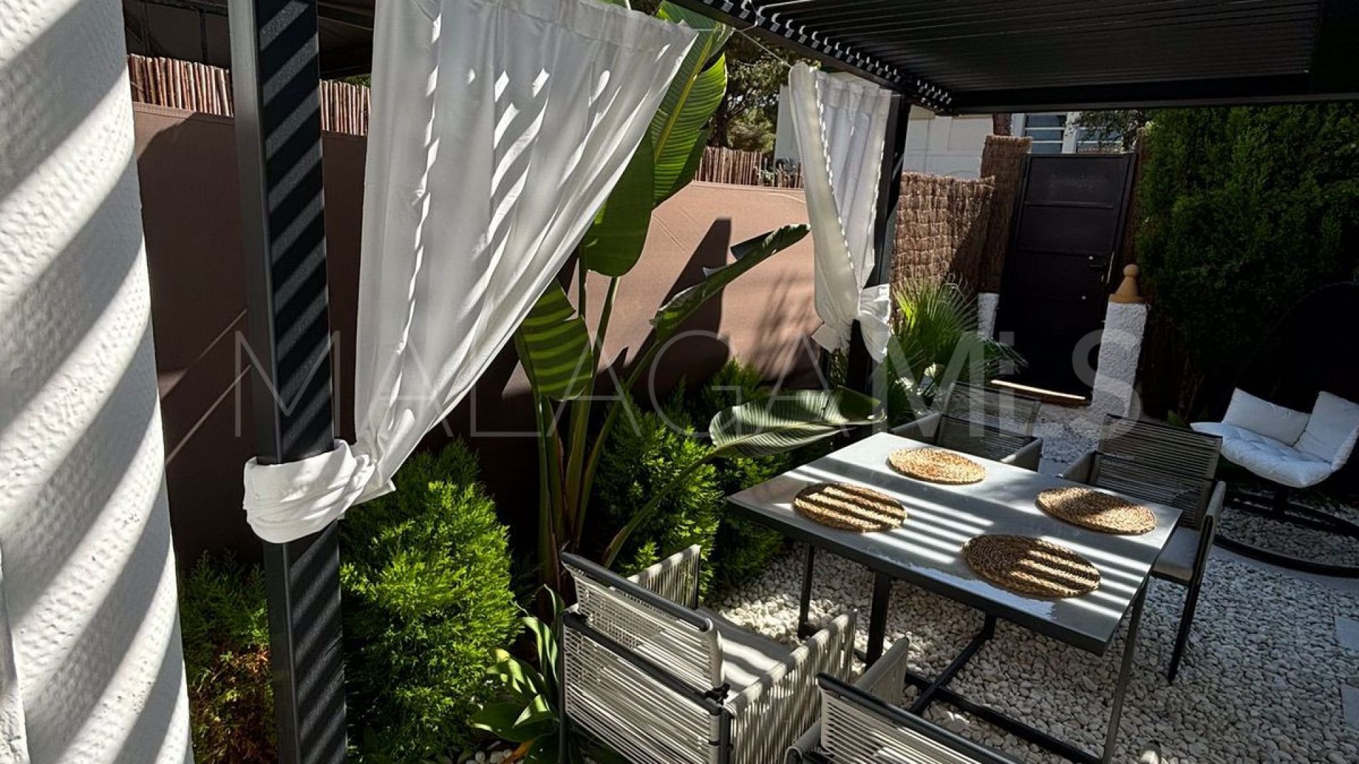 Radhus for sale in Elviria