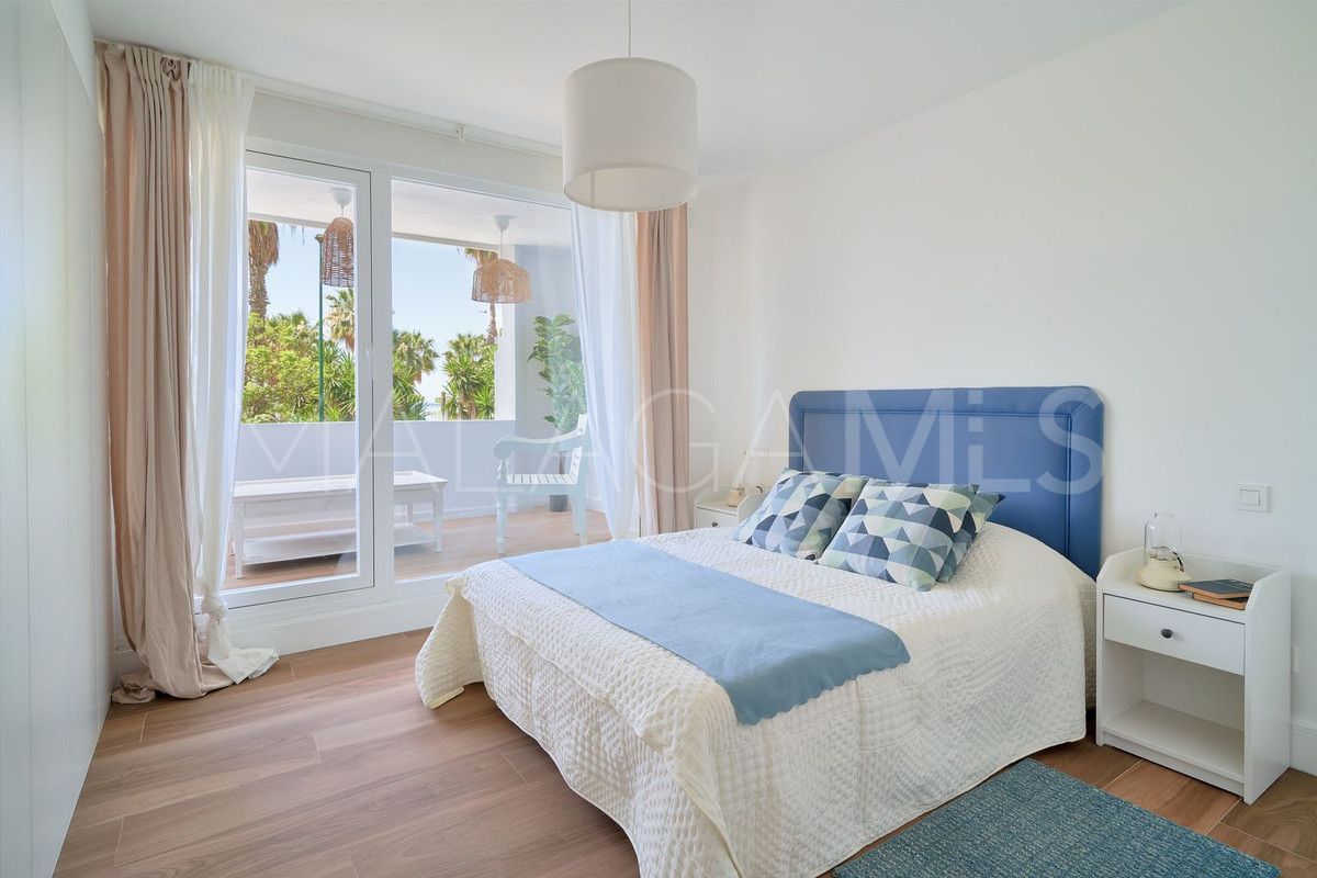 For sale Malaga - Este apartment with 4 bedrooms