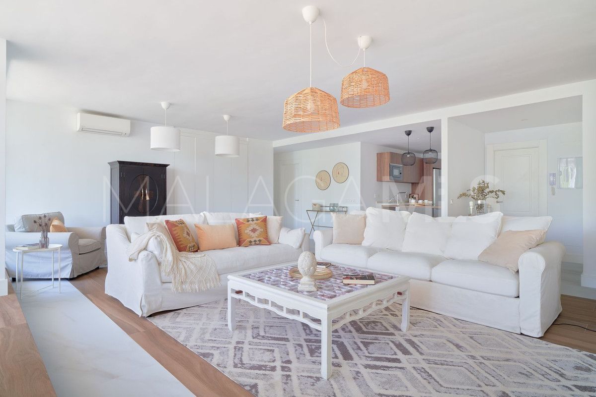 For sale Malaga - Este apartment with 4 bedrooms