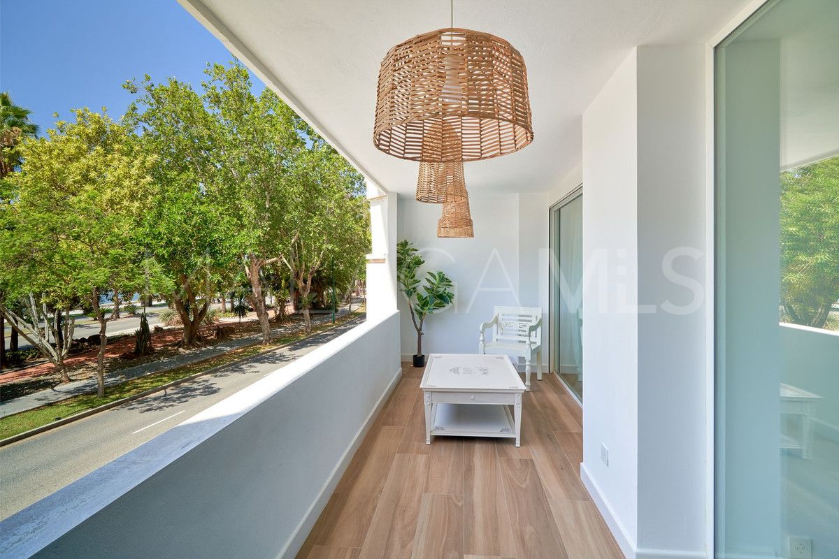 For sale Malaga - Este apartment with 4 bedrooms