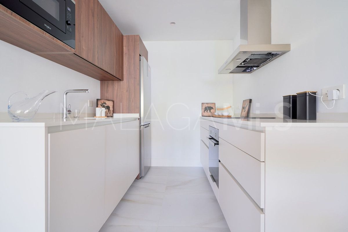 For sale Malaga - Este apartment with 4 bedrooms