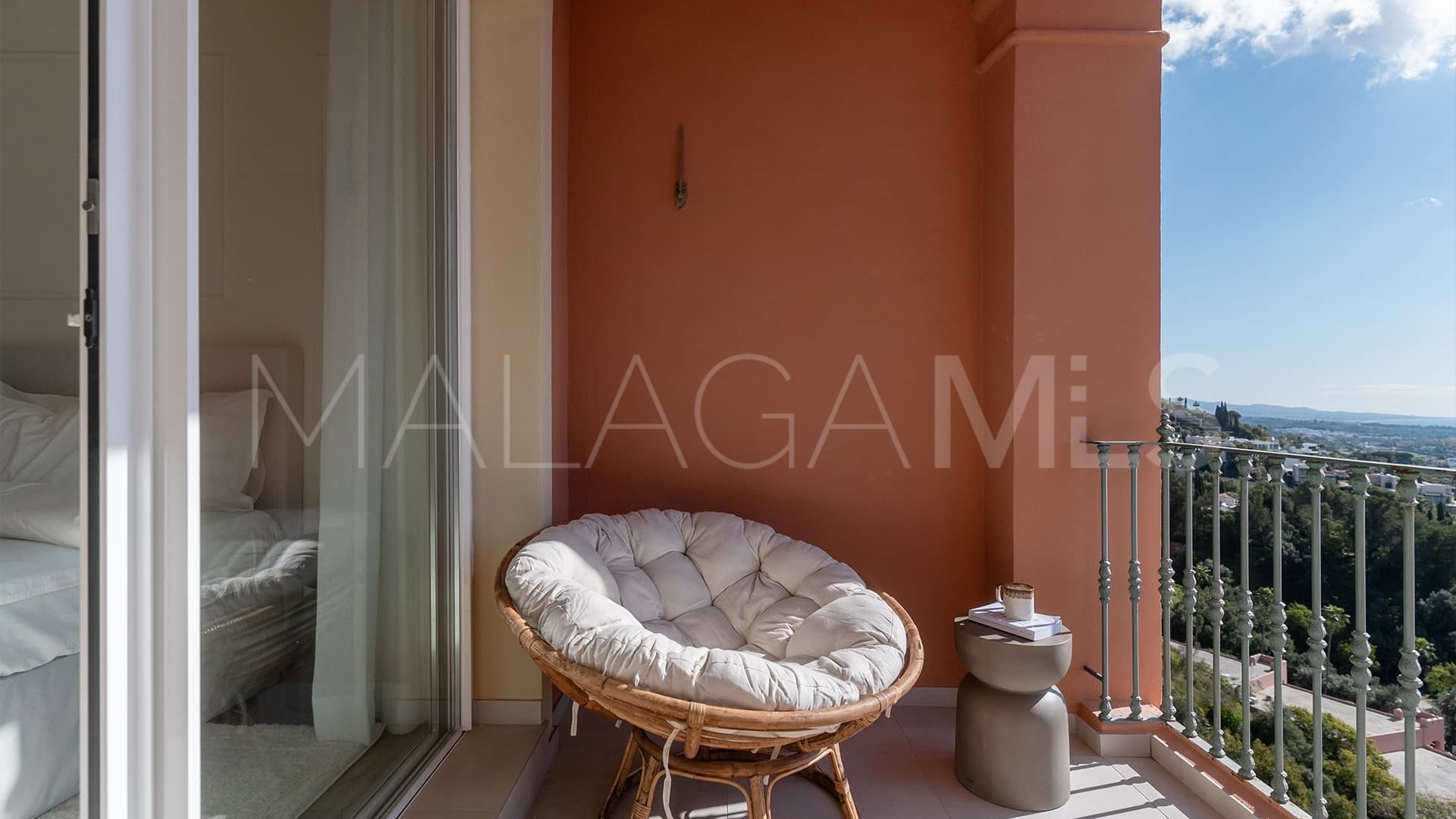 Buy apartamento in Monte Halcones