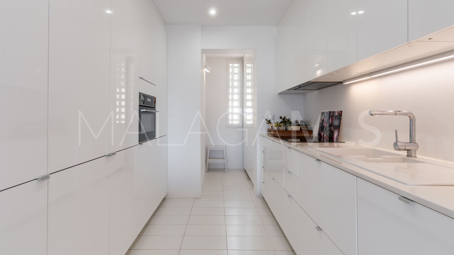Takvåning for sale in Nueva Andalucia