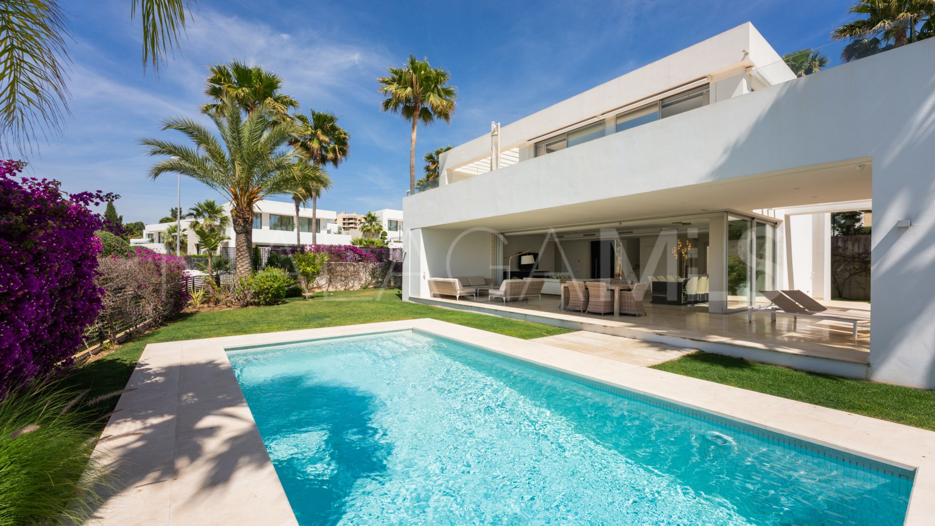Villa for sale in Rio Real