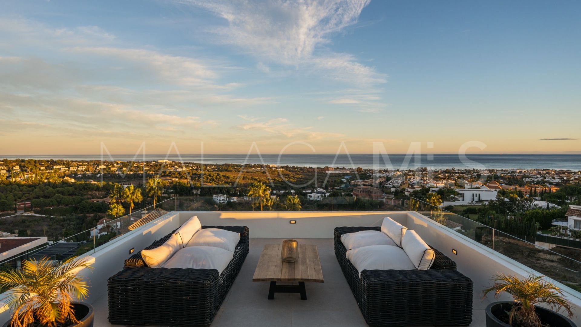 Buy villa de 6 bedrooms in Los Flamingos