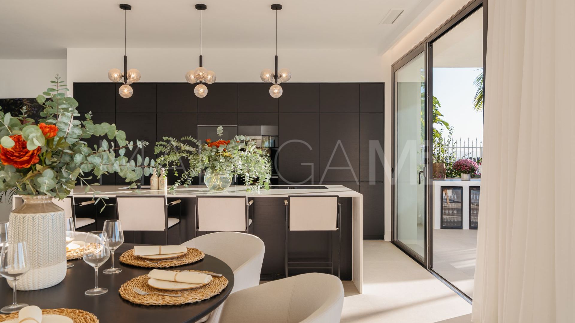 Buy villa de 6 bedrooms in Los Flamingos